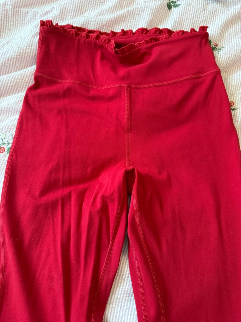 Lululemon Ruffle Set Dark Red - Picture 4 of 5
